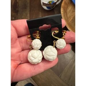 Napier White Carved Orb Dangle Clip On Earrings Gold Tone Vintage Screw Back